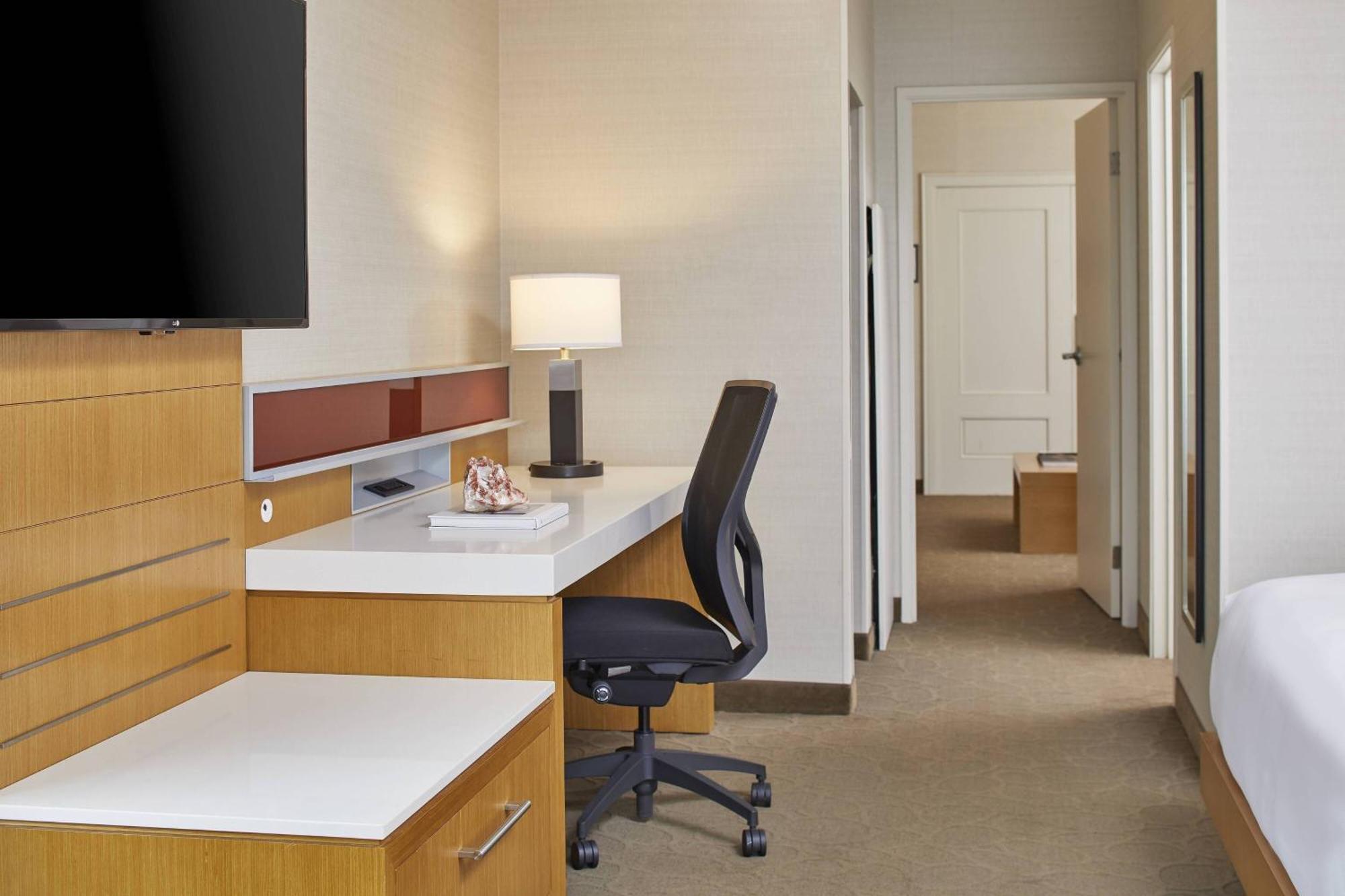 Renaissance Chicago Glenview Suites Hotel Экстерьер фото